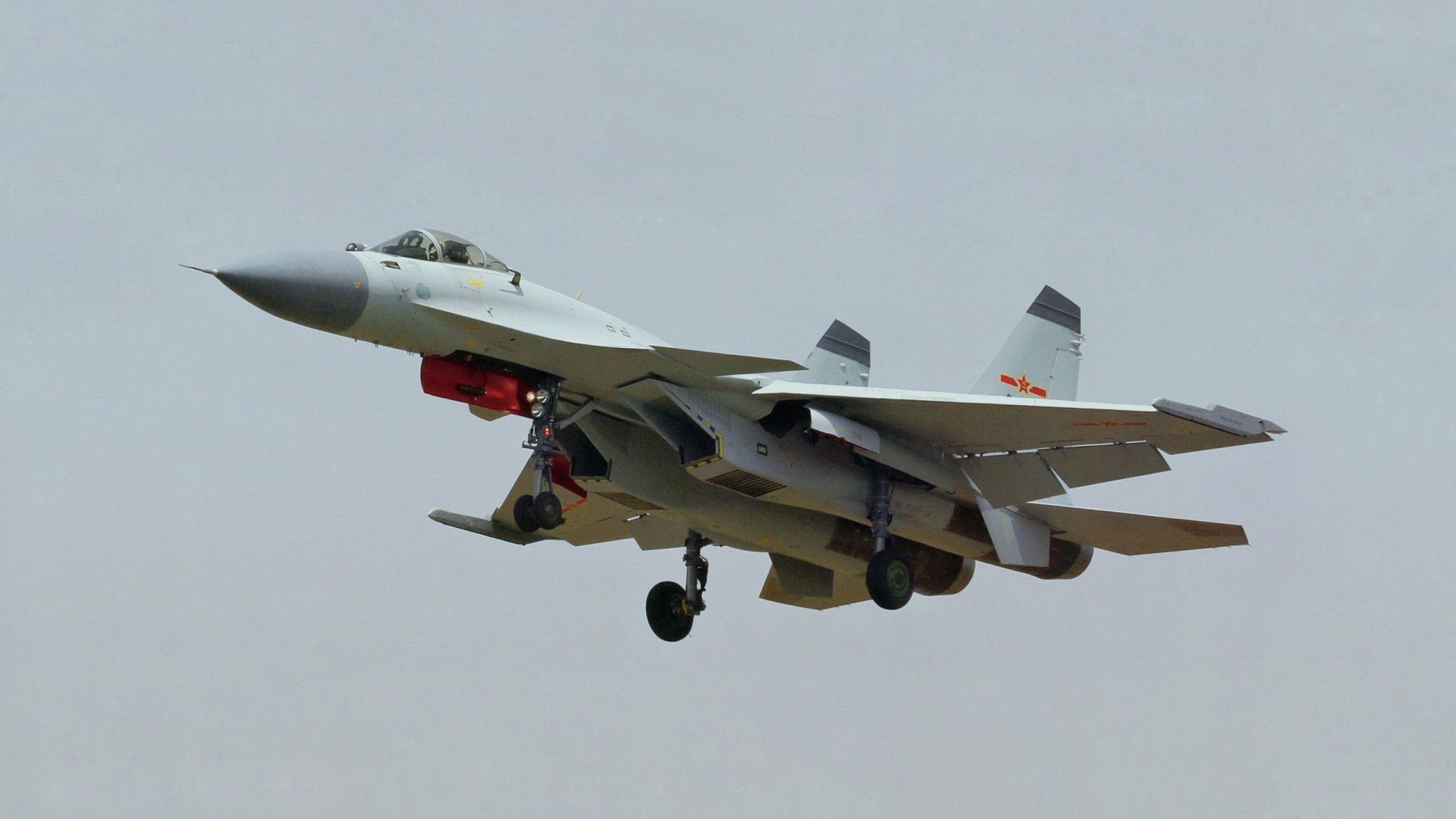 《电竞产业链升级:从硬件到软件的全方位布局》,电竞产业的发展和前景