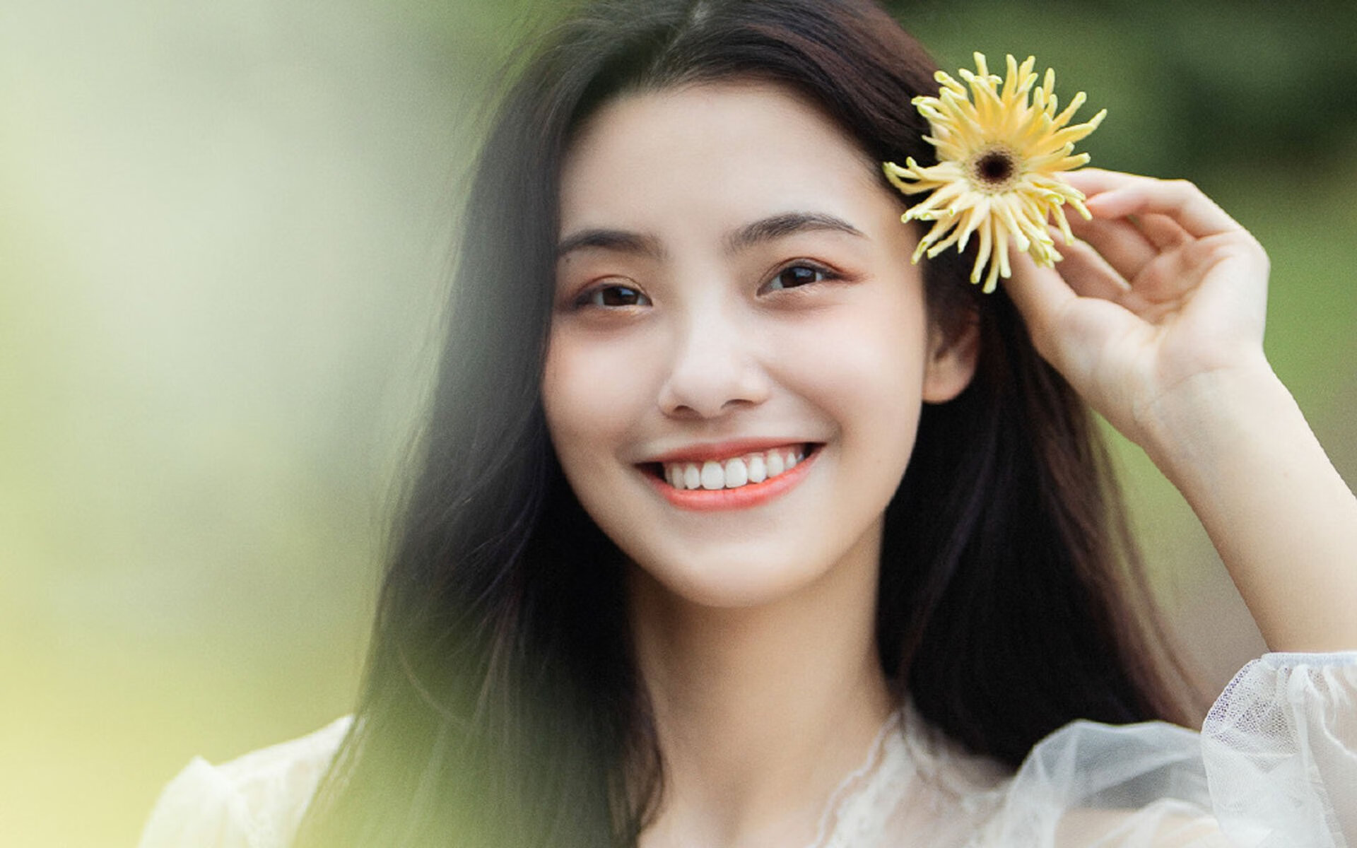 《明星助阵:知名主播加入电竞赛事直播》,电竞 明星赛